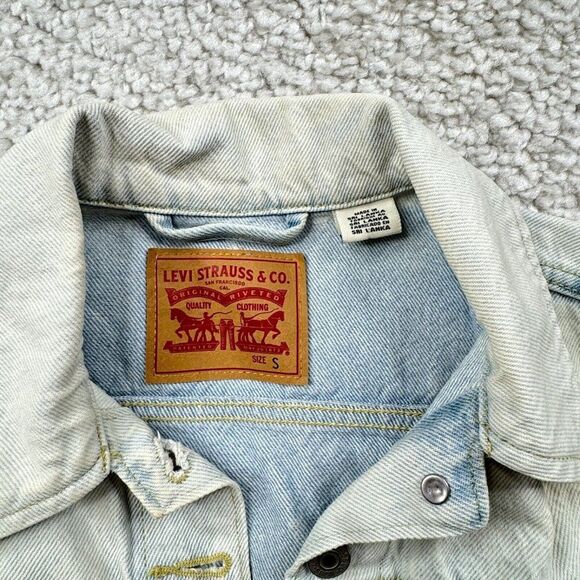 LEVIS Trucker Denim Jacket Light Bleached Wash Embroidered Floral - Picture 6 of 14